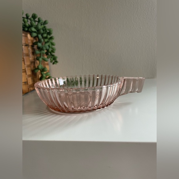 Pink Depression Teacup Set - Picture 10 of 13